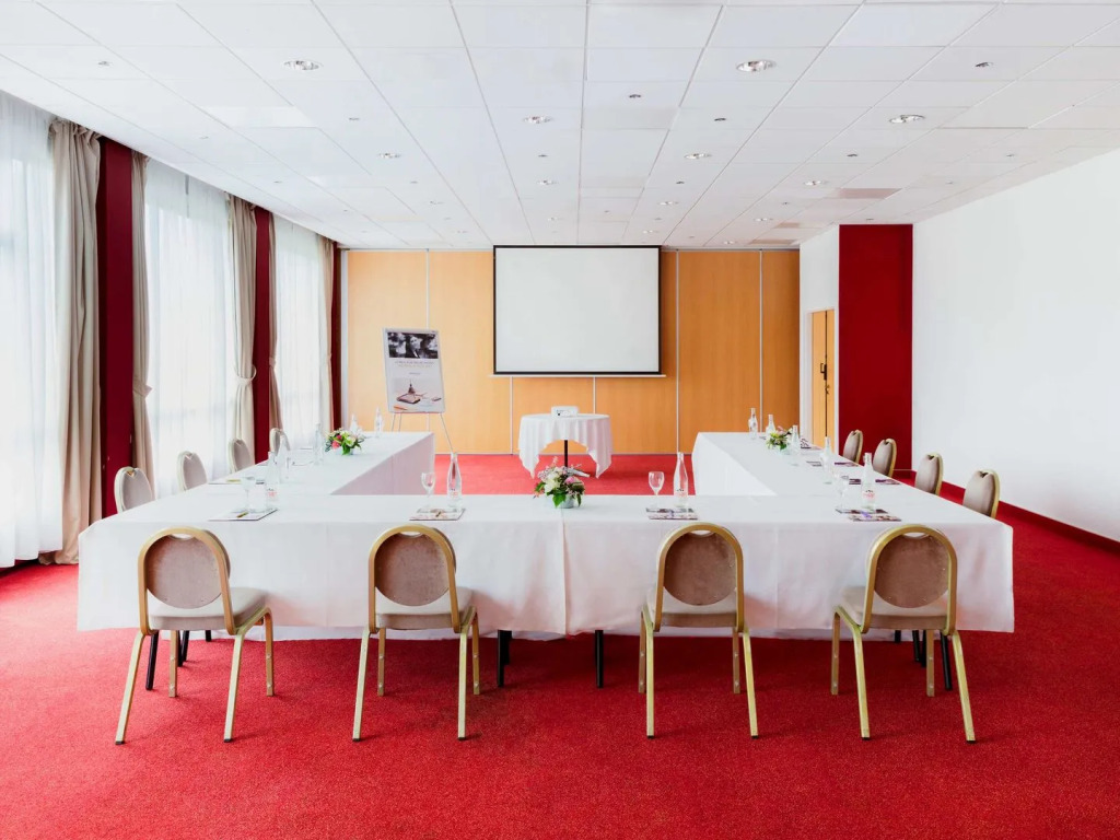 Mercure Nevers Pont De Loire