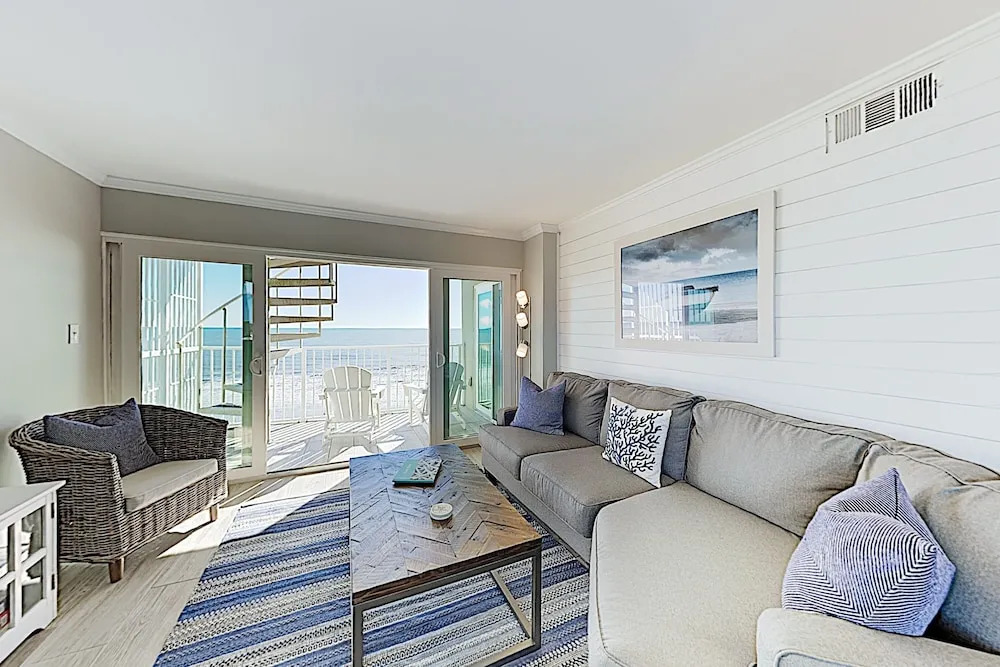 New Listing! Chic Ocean-View Condo W/ Rooftop Deck Condo