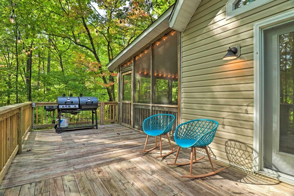 2 Mi to Sapphire Resort: Home w/ Hot Tub & Games