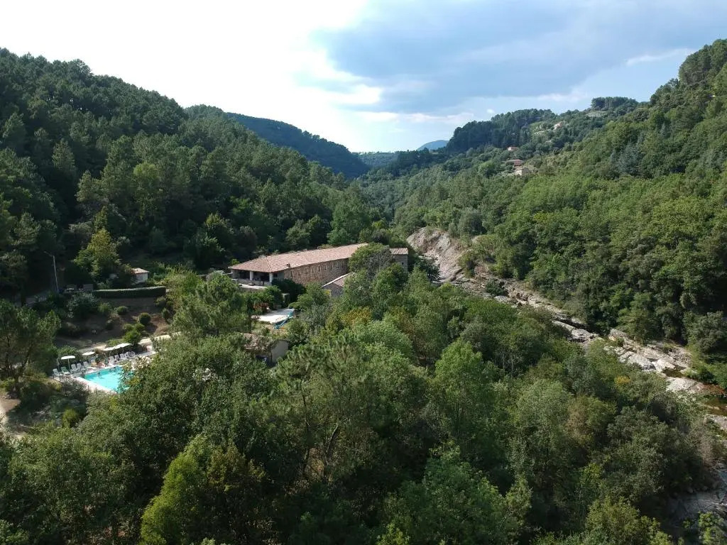 Logis Hôtel Restaurant Le Domaine de lEau Vive
