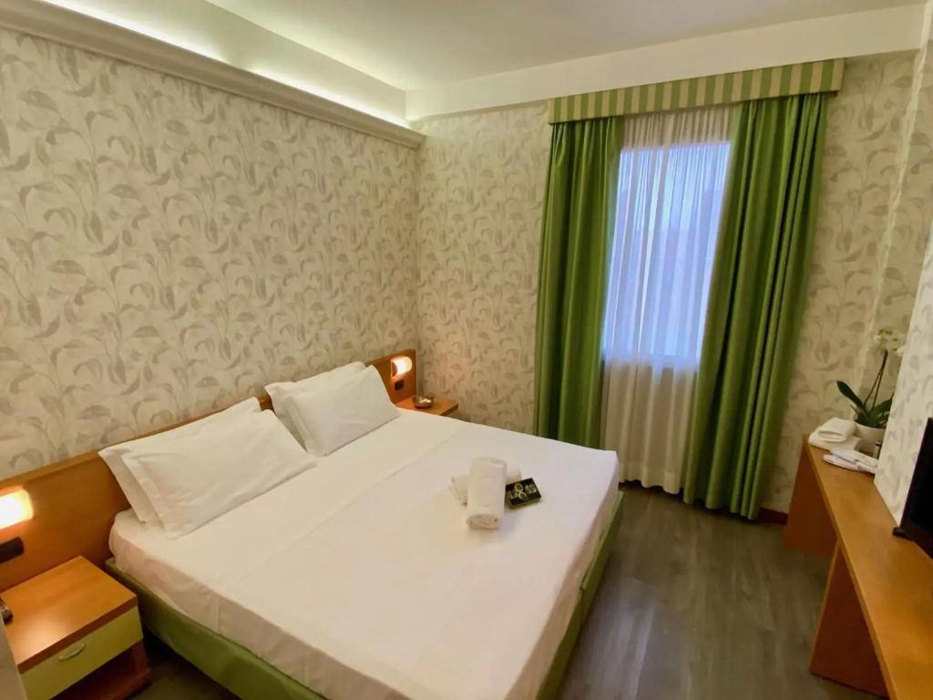 Hotel Embassy