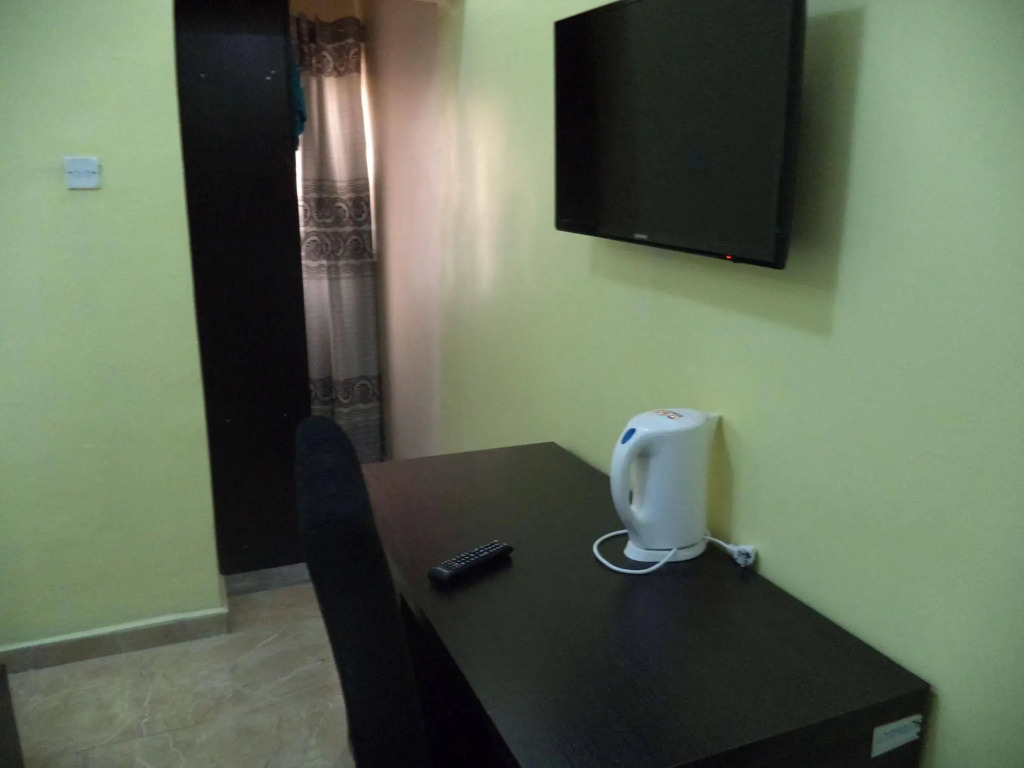 Pine Crest Exclusive Hotel & suite