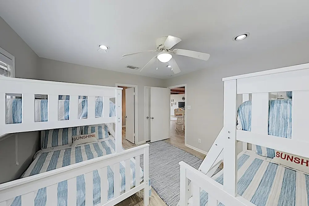 Pristine Jamaica Beach Getaway W/ Walkable Locale 3 Bedroom Home