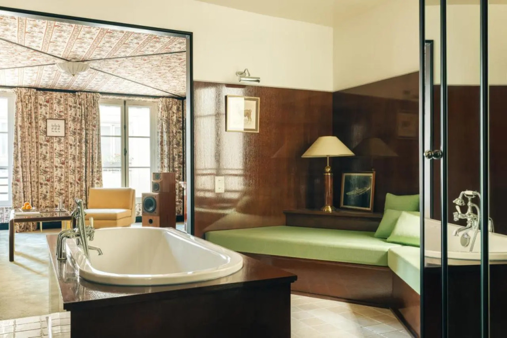 Les Suites Cinabre
