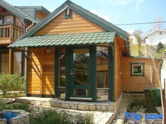 Zeus-Village οικισμός φινλανδικών chalet με πισίνες & γυμναστήριο