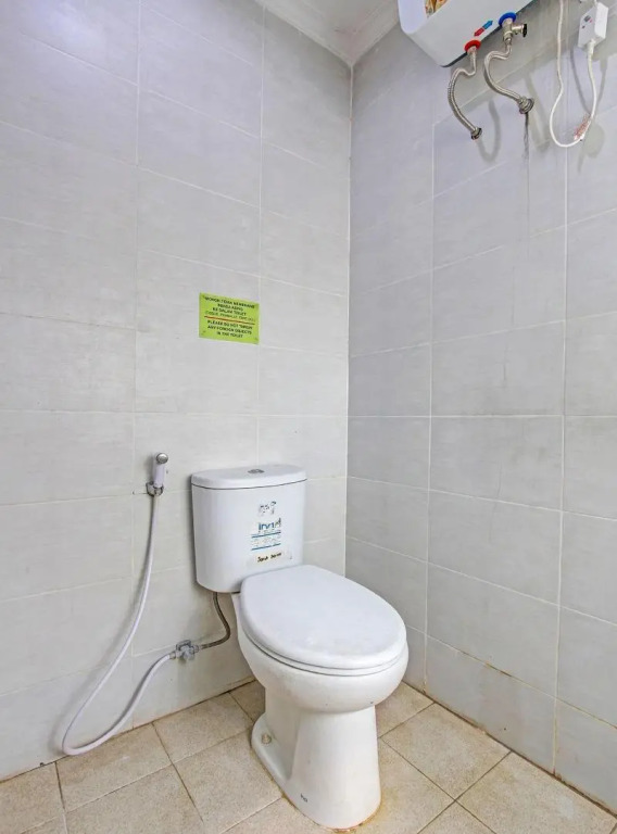 Spot On 91523 Kenari Guesthouse