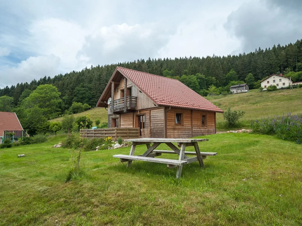 Brand-new Wooden Chalet Offering Vast Views, 800m From Gérardmer and Close to the Pistes