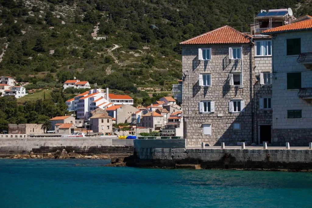 Mira Sea Front Guesthouse