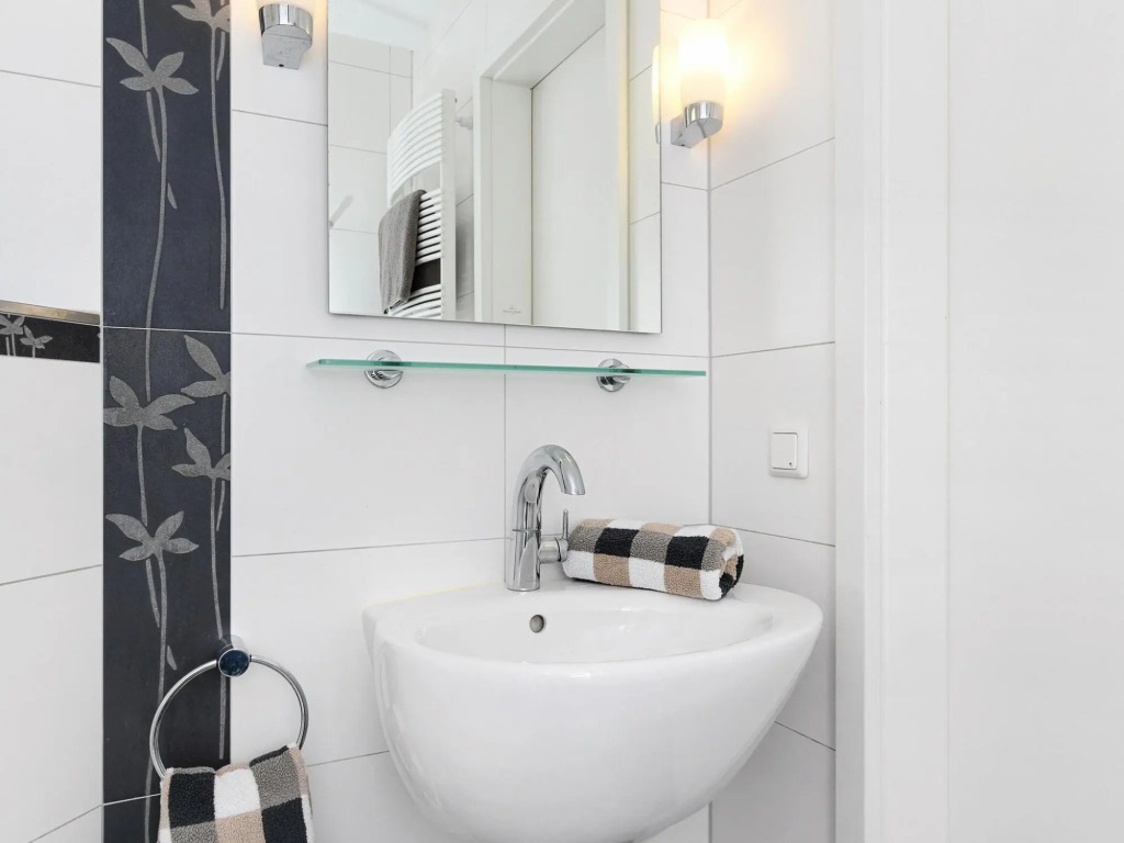 Comforts Near Seaside Charm