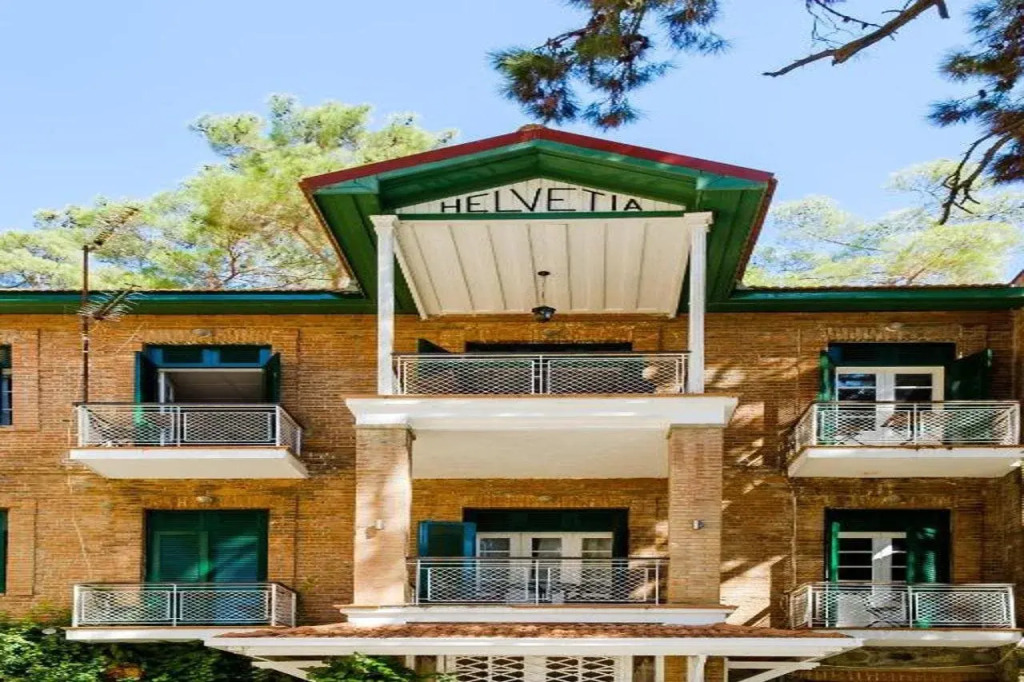 New Helvetia Historic Hotel