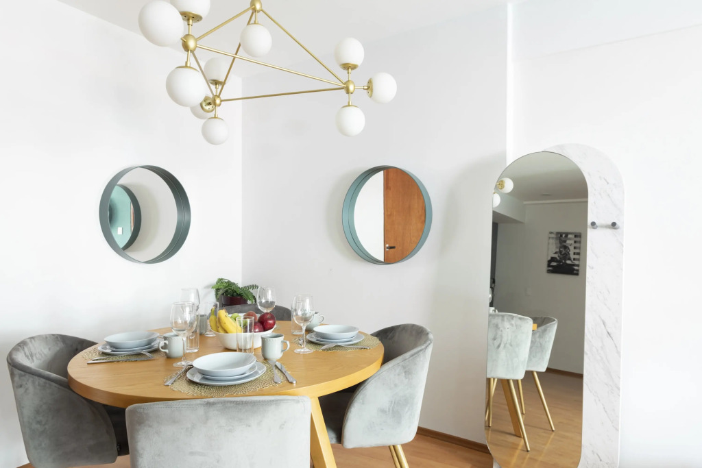 Capitalia Chic and Stylish Flat