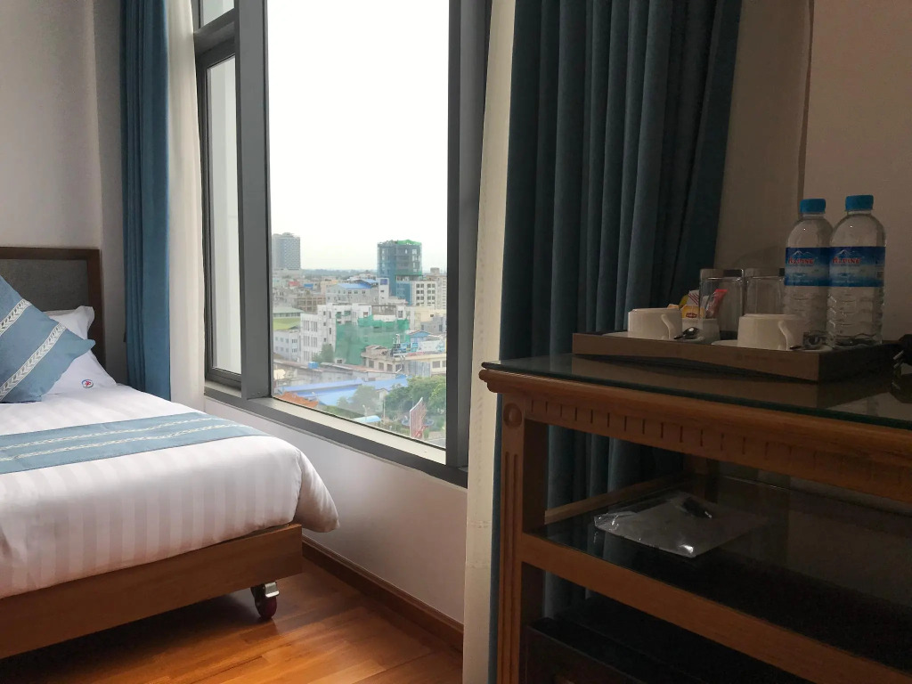 Dragon Phoenix Hotel