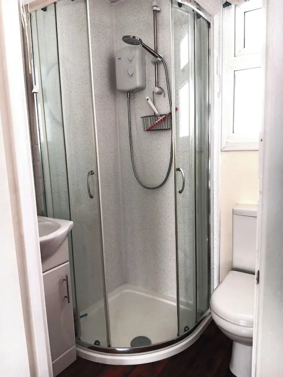 Bay View Chalet 2 Bed Sleeps 4 Pets Garden Beach