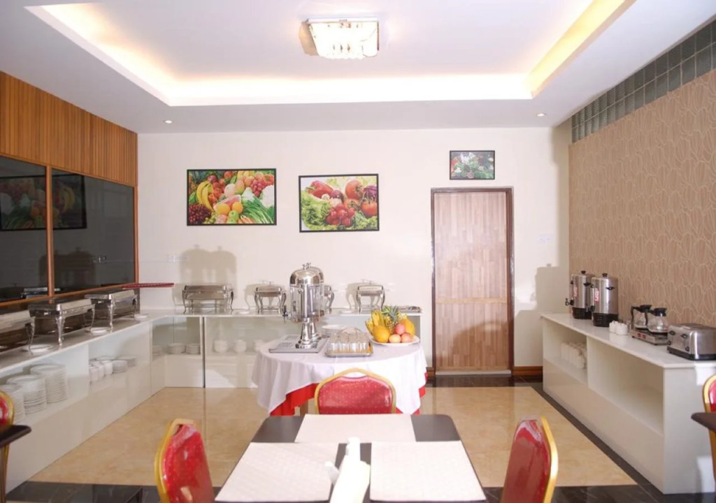 Holiday Hotel