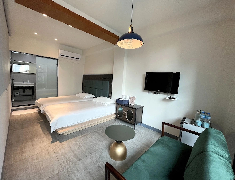 Cloud Hotel