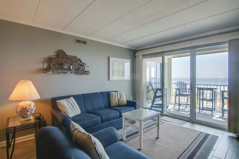 Beachfront Condo w/ Balcony & Views in Ocean City