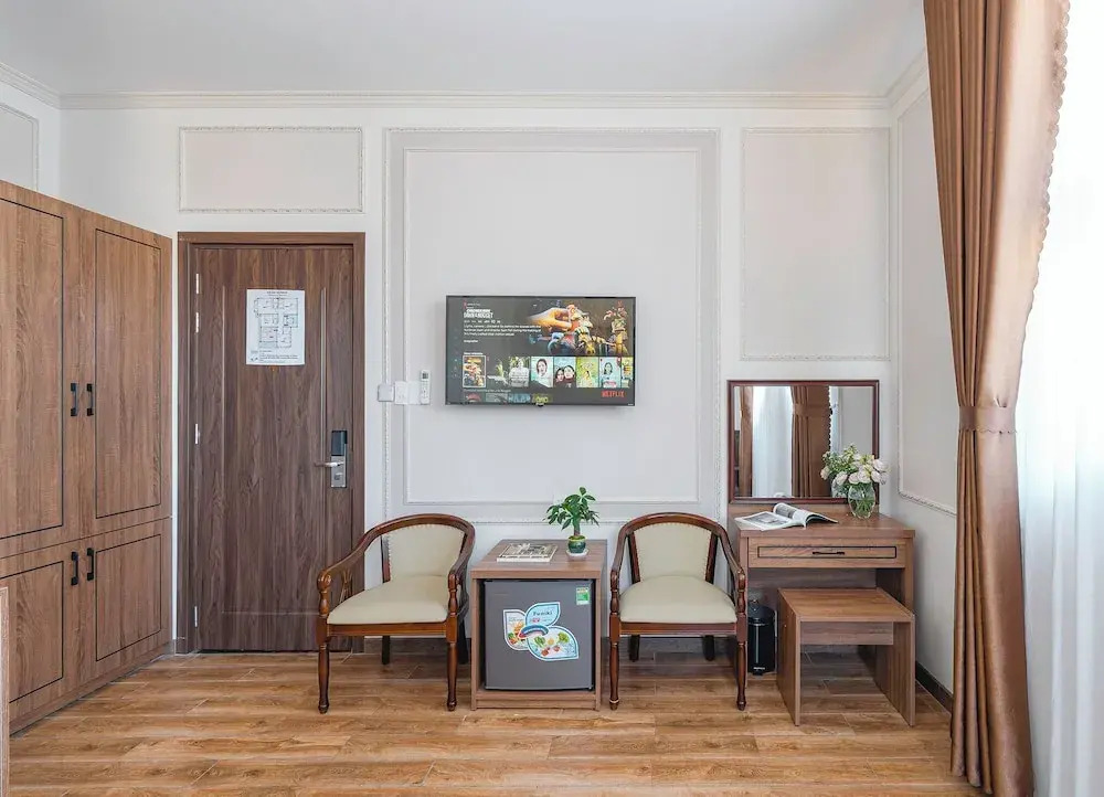 PINE VIEW Hotel Dalat