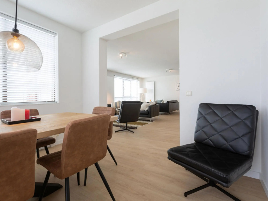 Spacious Apartment in Den Haag near Seabeach