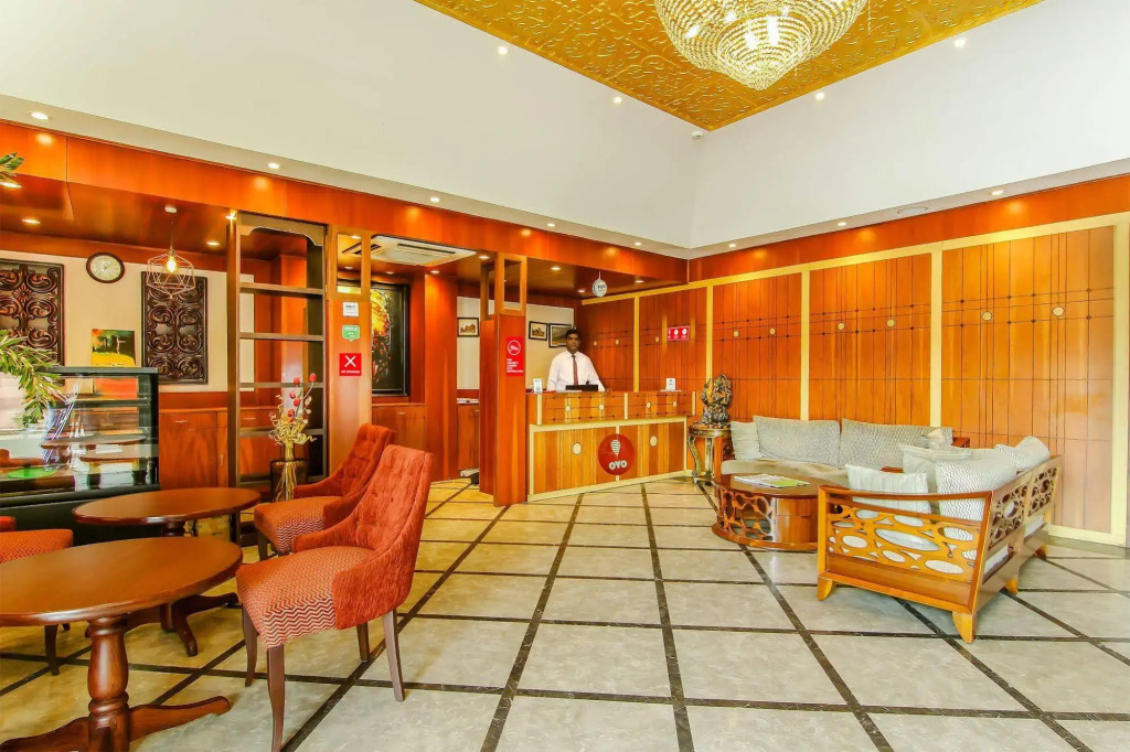 Townhouse OAK Hotel Edesia