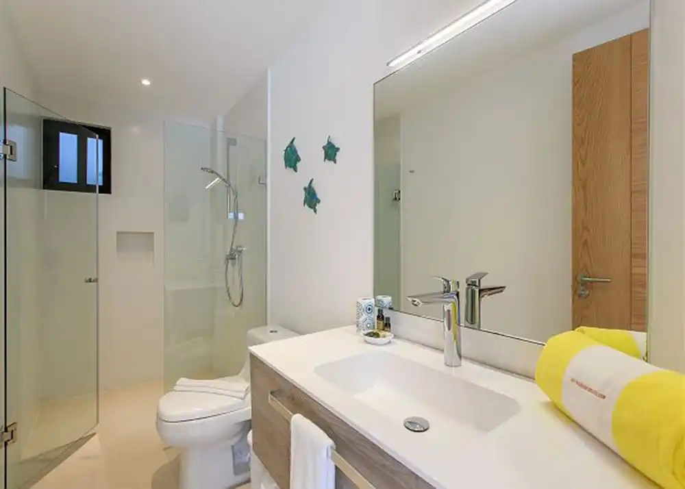 IT Luxury Condo by Tripintravel