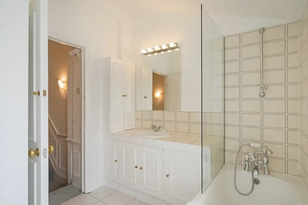 Sophisticated 2-bed, 2-bath apt in Chelsea