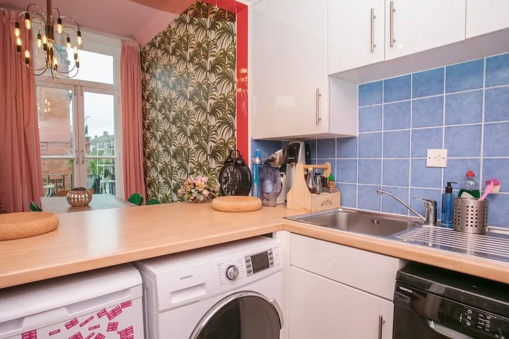 3 Bedroom Apartment in Kensington