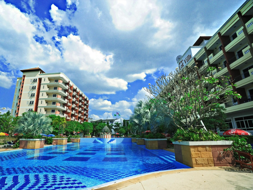 Lek Villa