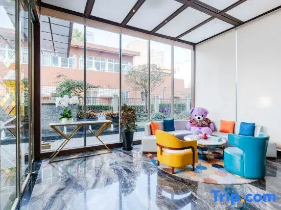 Jinju Hotel (Chengdu Financial City Yintai Center in99)
