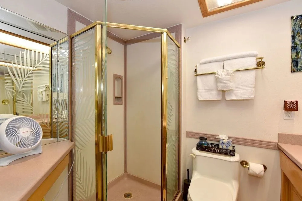 Kahana Reef 303 by RedAwning