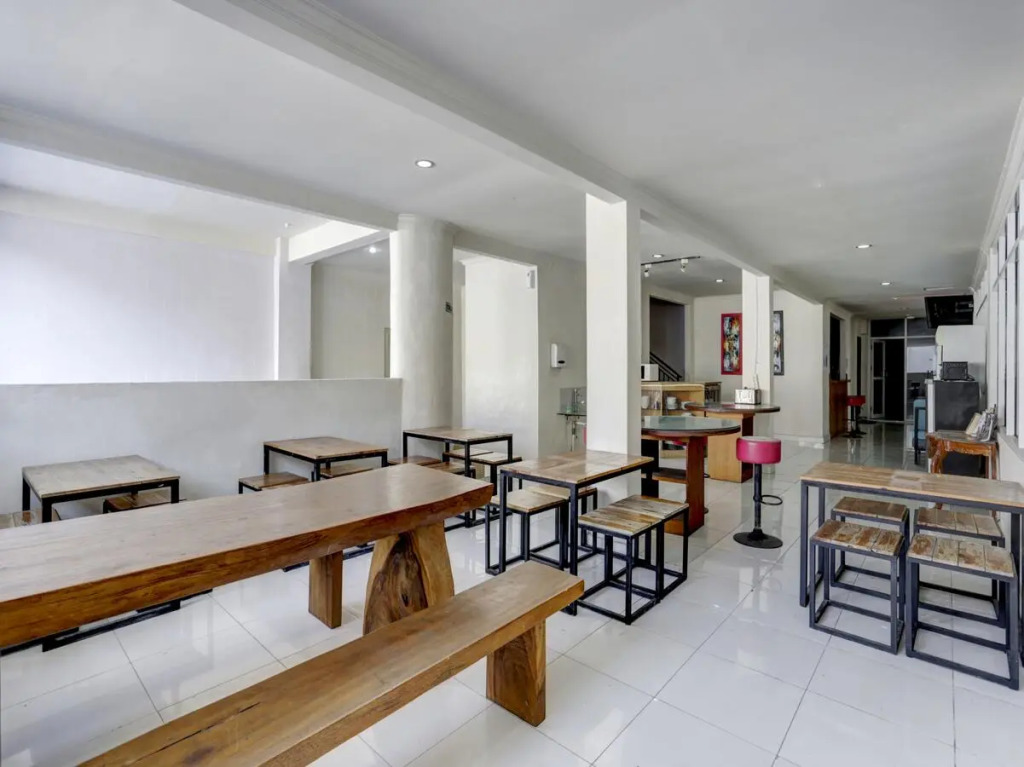 OYO 3950 The Ratna Hotel