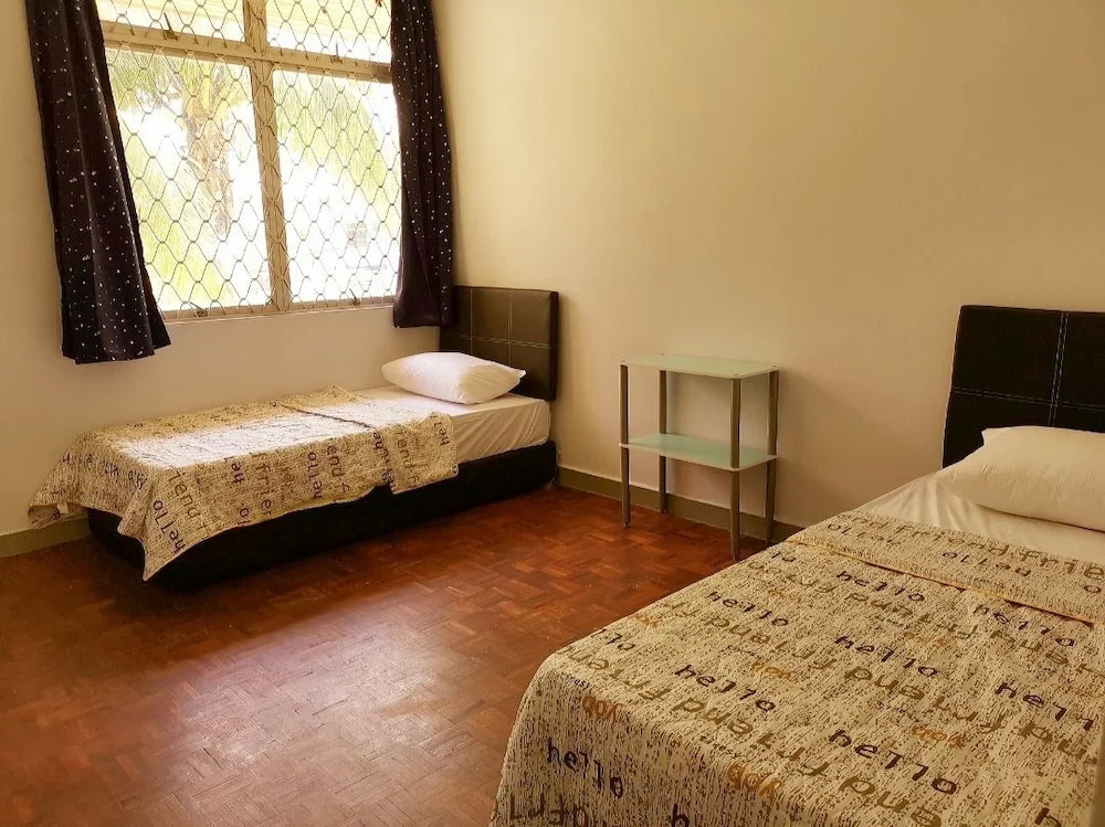 Le Le Seaside Villa Tanjung Aru