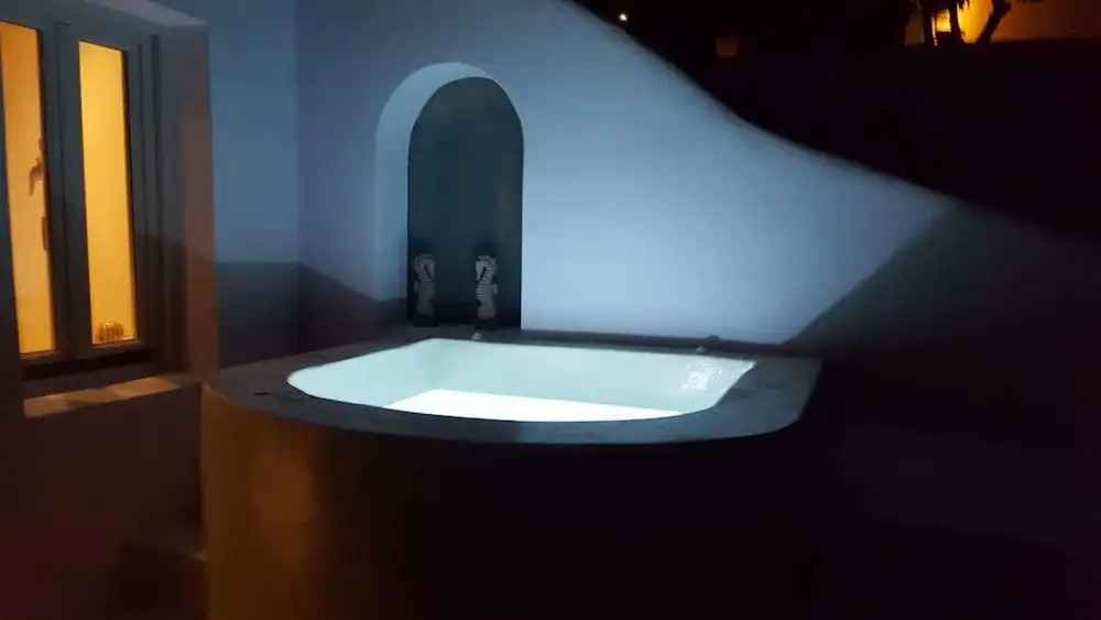 The Muse Of Santorini - Jacuzzi Suites