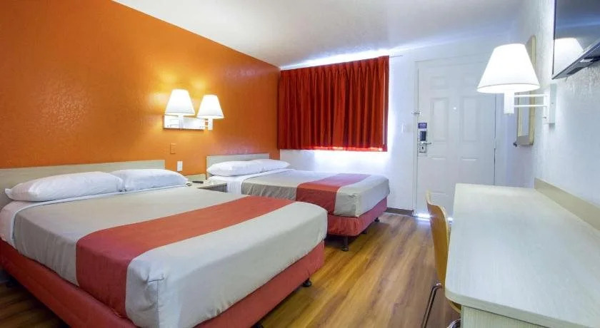 Motel 6 Phoenix - Northern Avenue