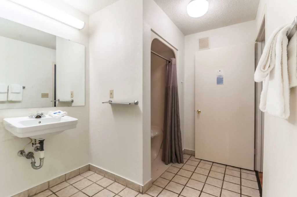 Motel 6-Southgate, MI - Detroit