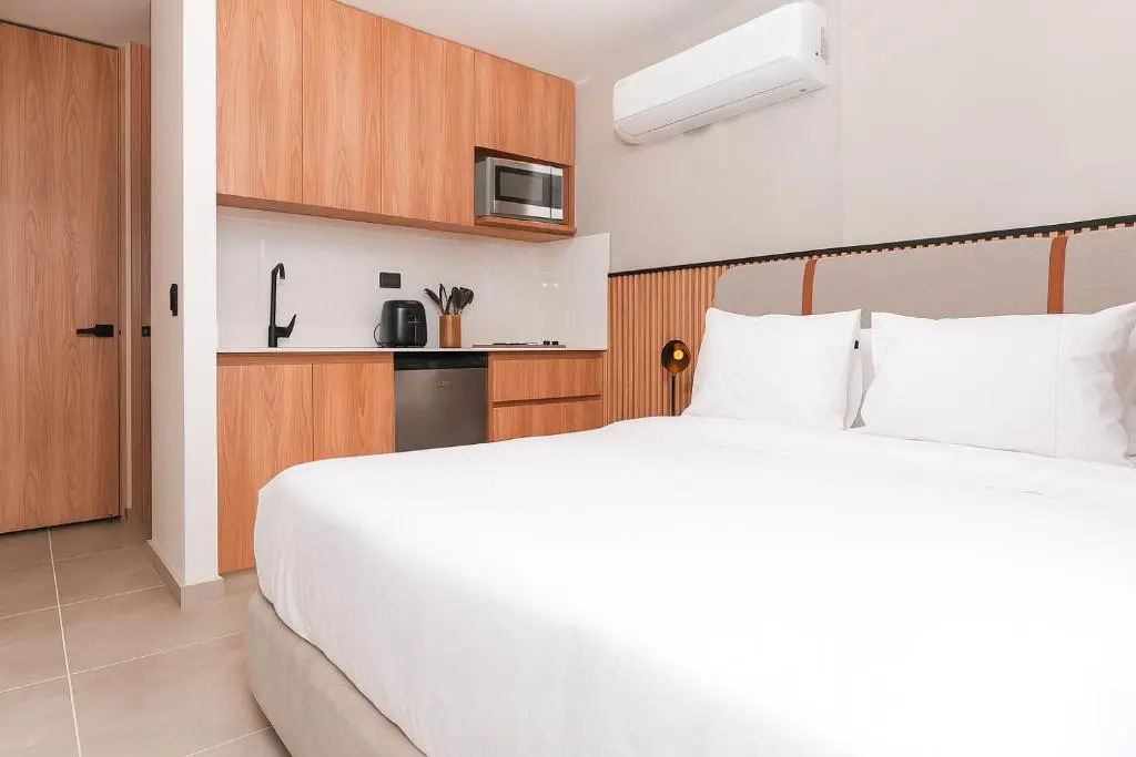 Metropolitan Living by HOUSY