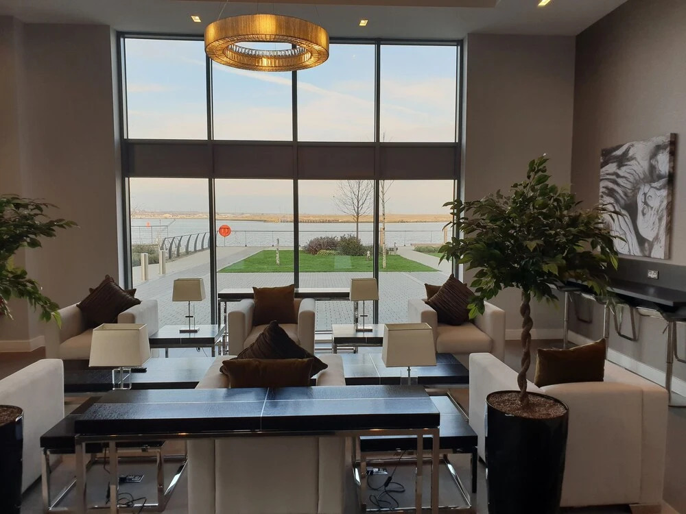 The Pier Apartment 2 With Balcony and Parking