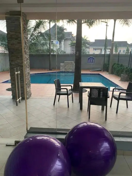 Serviced 3 Bedroom Rental with Pool and Gym