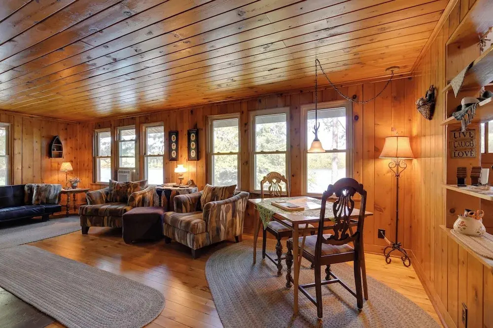 Cozy Lakefront Cabin w/ Indoor Gas Fireplace!