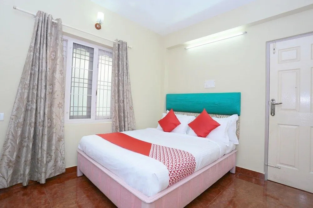 OYO 23736 Royale Suites And Apartments