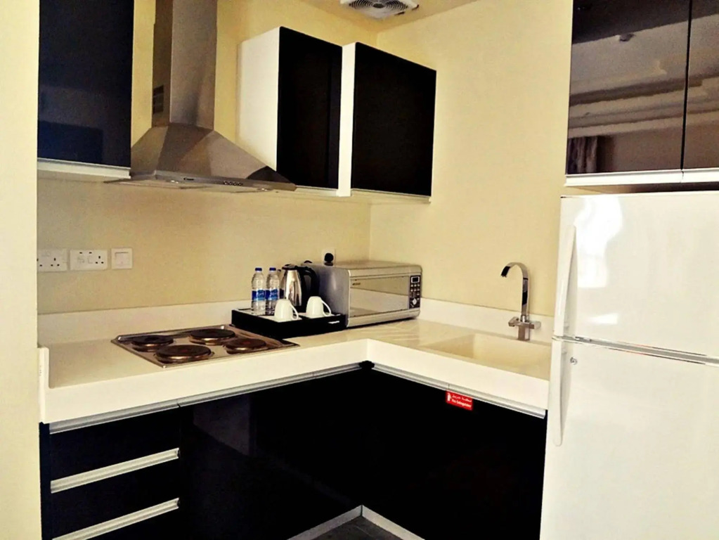 Al Raya Suites