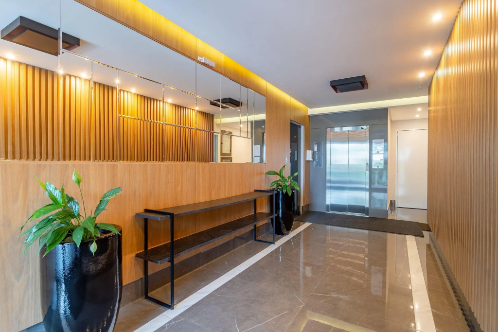 Elegante Apartamento no Centro de Bombinhas, 200m da Praia