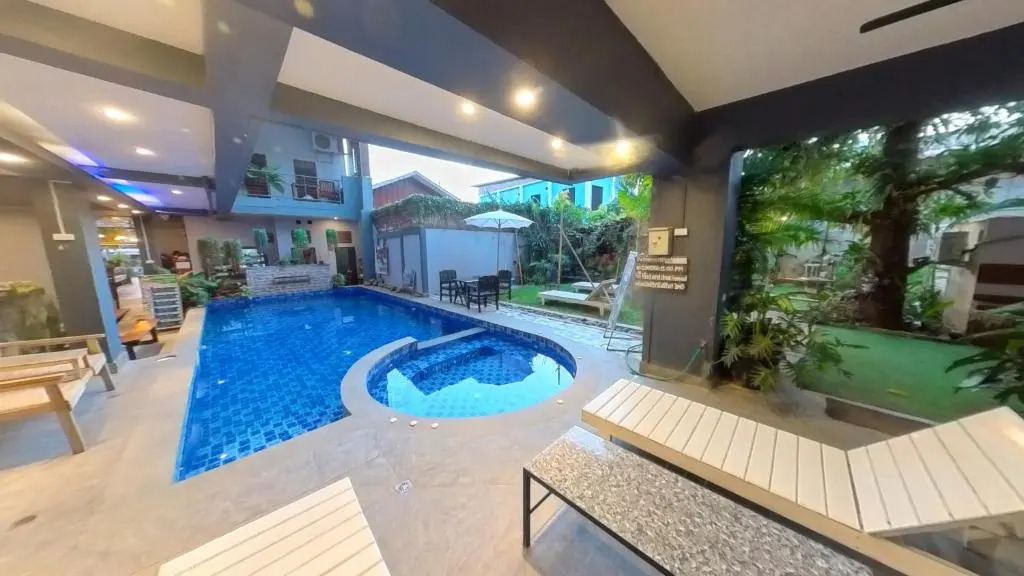 FARAWAY SUITES