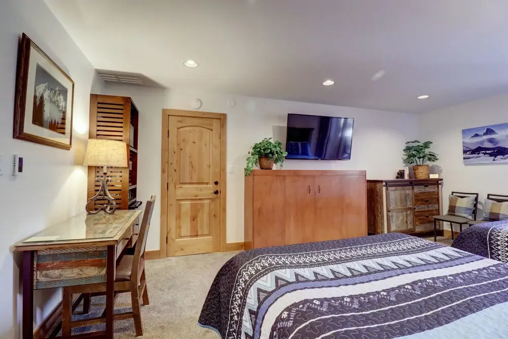 CM337H Copper Mtn Inn 1Br 1Ba Hotel Room