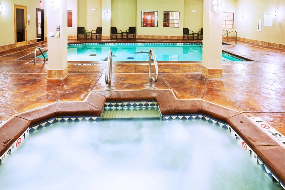 Holiday Inn Express & Suites Oklahoma City West-Yukon by IHG