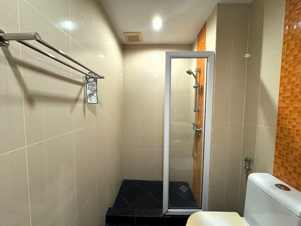 Pool-view Studio With Balcony - New Nordic VIP 4, Pratumnak