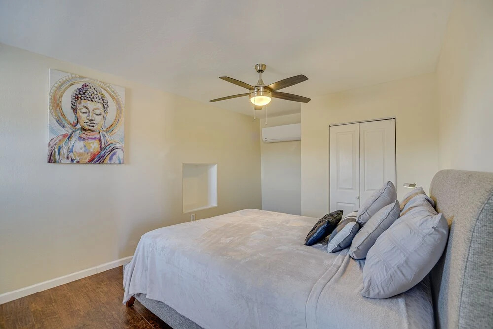 Sunlit Albuquerque Retreat: 3 Mi to Old Town!
