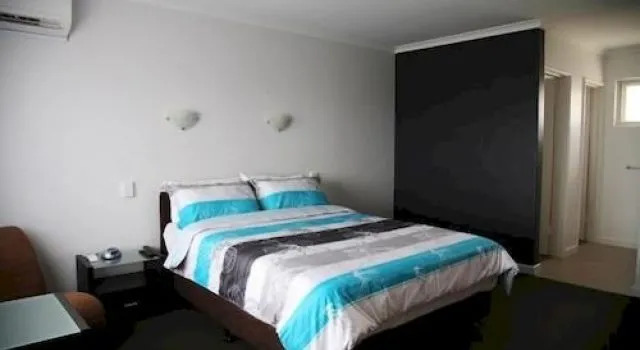 Christies Beach Hotel