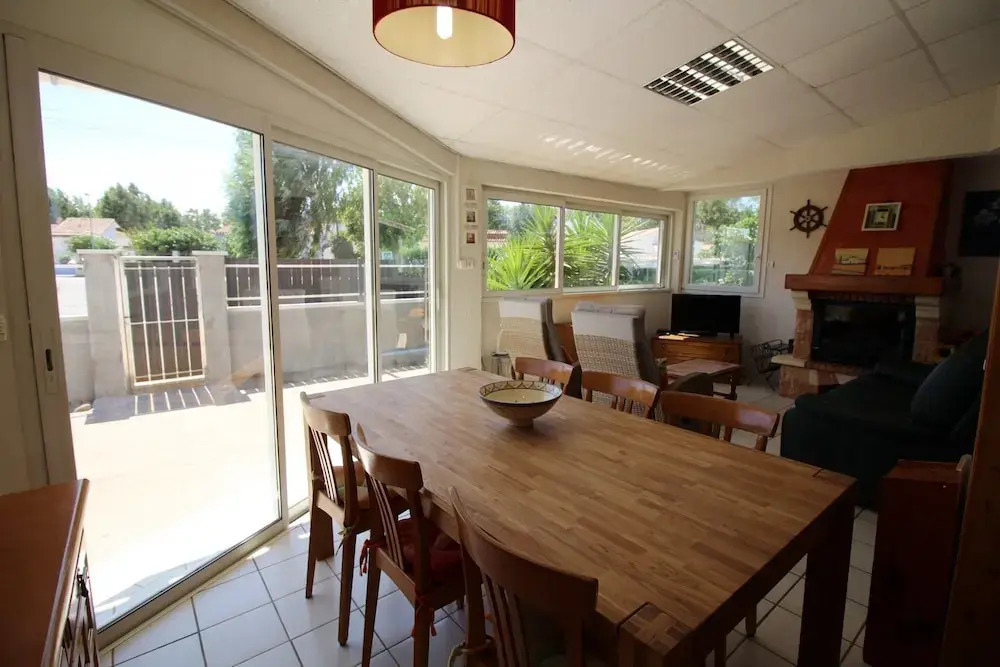 House in Empuriabrava Near the Beach