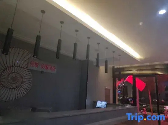 Zhengzhou Light Luxury Beiya Apartment