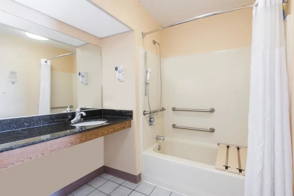 Baymont Inn & Suites Greenville